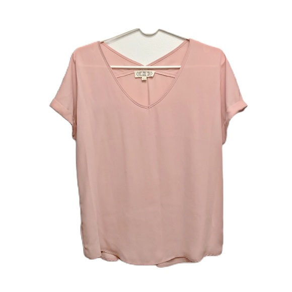 NWOT Pink Rose Womens V Neck Top Blouse Short Sleeve Minimalist Chic Casual Sz M - Picture 1 of 5